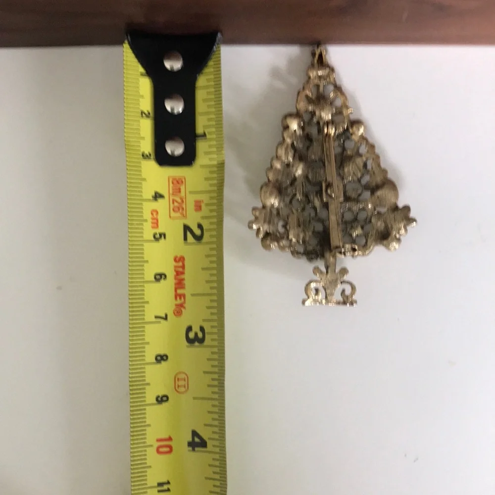 N/A elegant gold